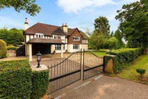 5 Bedroom Equestrian...